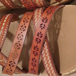 * NEW WITHOUT TAGS Cali from Skechers Luxe Foam Wedge Sandals Women's size 6